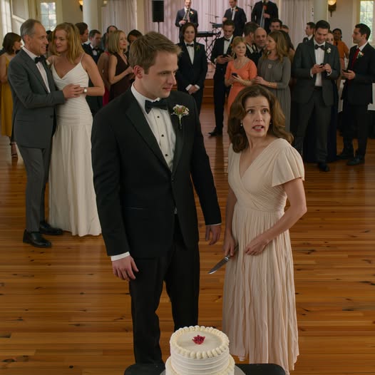 5 perccel azelőtt, hogy a húgom és a vőlegénye felszelték volna a tortát, a vőlegényem odahajolt és azt súgta: „Menj el. Most.” Amikor megkérdeztem, miért, azt mondta: „Majd elmagyarázom az autóban.” A csendes hazaúton végül azt mondta… „TÉNYLEG NEM ÉSZREVETTE?” – Hírek