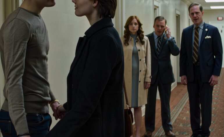 Pięć minut po podpisaniu dokumentów rozwodowych wyszłam z domu, zabierając ze sobą tylko syna. Tymczasem mój były mąż, jego nowa partnerka i rodzina zebrali się, aby świętować jego nowe życie… aż do telefonu od prawnika. – Wiadomości